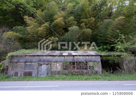 An old and very beautiful building in Yabu, Hyogo Prefecture, Japan An old and very beautiful building in Yabu, Hyogo Prefecture, Japan 125808008
