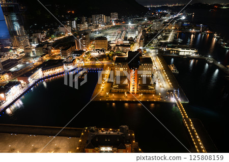 福岡縣的觀光景點“門司港懷舊”，可欣賞門司港的夜景 125808159