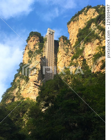 Outdoor elevator in Wulingyuan Outdoor elevator in Wulingyuan 125809497