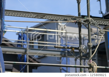 External scaffolding for detached houses External scaffolding for detached houses 125809821