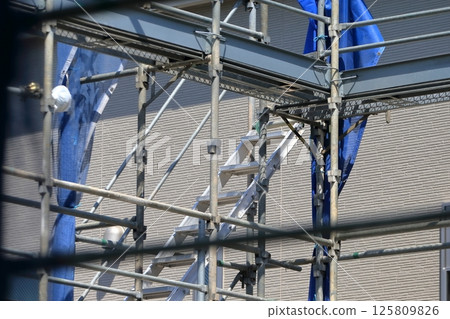 External scaffolding for detached houses External scaffolding for detached houses 125809826
