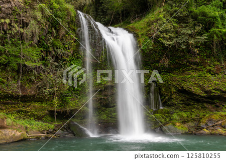 慈善瀑布 125810255