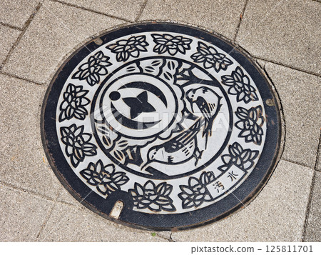 Manhole cover (Chiba City) 125811701