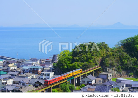 伊予灘奔跑的場景：小津版《伊予灘物語》 125812353