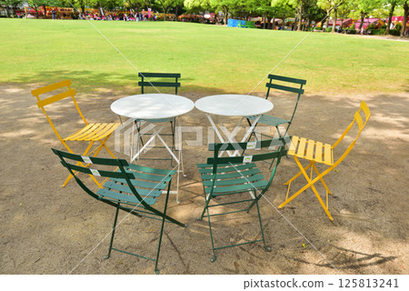 Tenjin Central Park, ACROS Fukuoka, tables and chairs, lawn area Tenjin Central Park, ACROS Fukuoka, tables and chairs, lawn area 125813241
