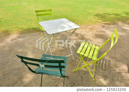 Tenjin Central Park, ACROS Fukuoka, tables and chairs, lawn area 125813250