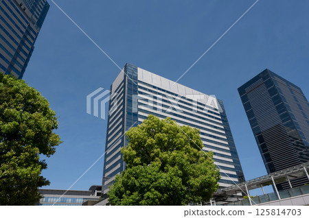 Scenery of an office district with fresh greenery Scenery of an office district with fresh greenery 125814703