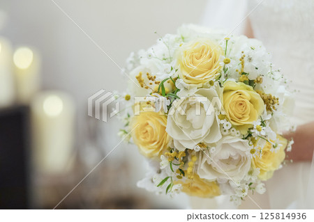 Bride with a bouquet Bride with a bouquet 125814936