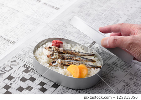 昭和時代的便當盒 昭和時代的便當盒 125815356