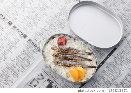 昭和時代的便當盒 125815371