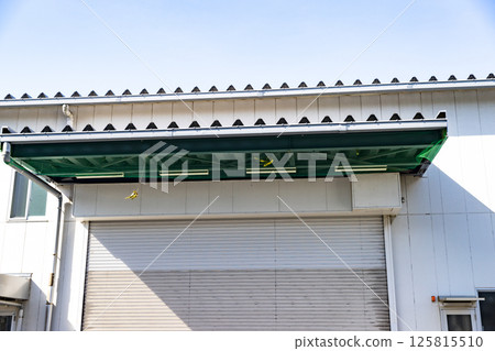 Bird-repellent net for warehouse roof 125815510