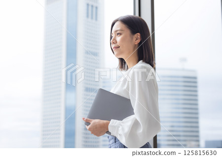 Woman, career woman, business 125815630