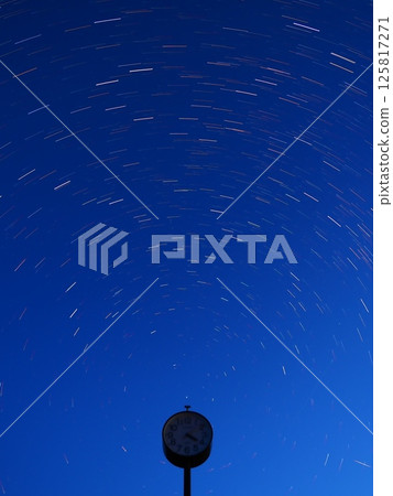 The fading stars at dawn in spring (20250426035324) 125817271