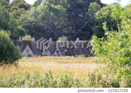 Cotswolds scenery (Bibury) 125817288