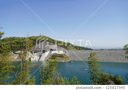 大阪府茨城縣相川水壩及蓄水湖（晚春） 125817345