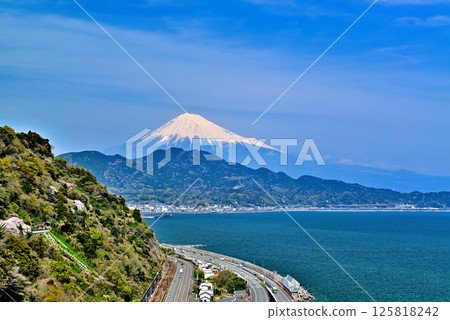 Mt. Fuji from the foot of Shizuoka Prefecture 125818242