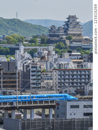 海賊王新幹線瀨戶內藍色穿過姬路 海賊王新幹線瀨戶內藍色穿過姬路 125818269