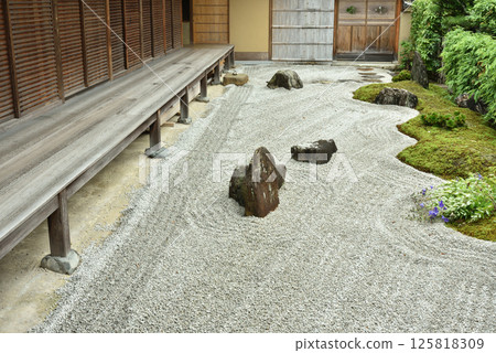 Daitokuji Temple subtemple: Zuiho-in temple abbot's chamber northern garden, tranquil garden (Kita-ku, Kyoto City) 125818309
