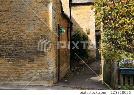 Cotswolds landscape (Bourton-on-the-Water) Cotswolds landscape (Bourton-on-the-Water) 125818636
