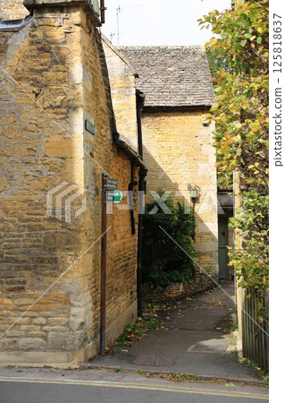 Cotswolds landscape (Bourton-on-the-Water) Cotswolds landscape (Bourton-on-the-Water) 125818637