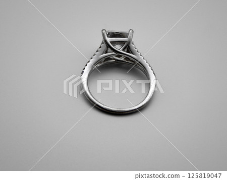 Silver ring with a stone. 125819047