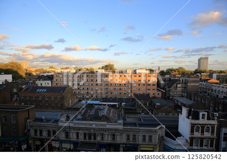 London city at dusk (Paddington) 125820542