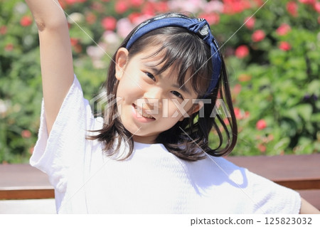 玫瑰園裡的 10 歲小學生 125823032