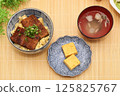 Grilled eel rice bowl style 125825767
