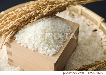 Rice served in a masu 125829672