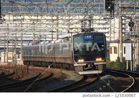 [JR West] 321 series (JR Kyoto Line: Shimamoto - Yamazaki) 125830007
