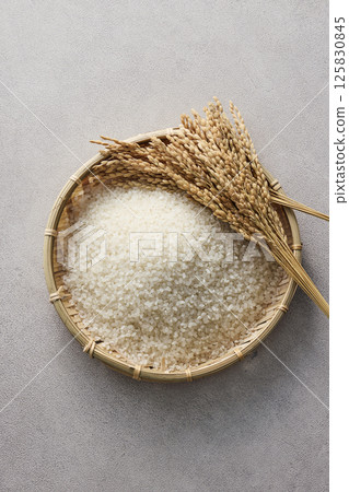 rice in colander 125830845