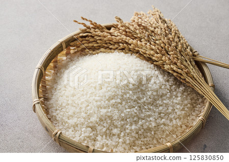 rice in colander rice in colander 125830850