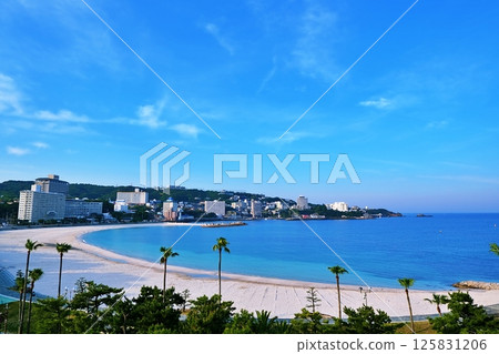 Scenery of Shirahama Beach in Shirahama Town, Wakayama Prefecture 125831206