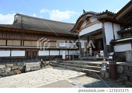 Entrance to the Daishoin Hall of Sasayama Castle (Hyogo Prefecture) 125833175