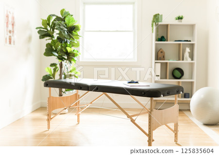 An Office of massage therapist in modern medical center 125835604