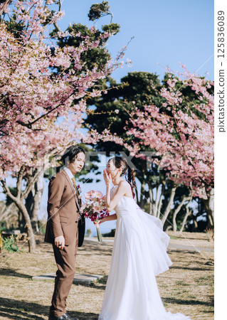 Cherry blossoms and pre-wedding photo shoot Cherry blossoms and pre-wedding photo shoot 125836089