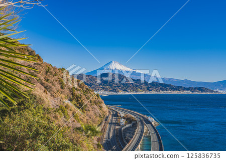 Mount Fuji and Suruga Bay as seen from Satta Pass in Shizuoka City (Shizuoka Prefecture) 125836735