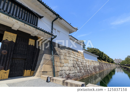 春天的京都：二條城東大手門（京都府京都市中京區） 125837158