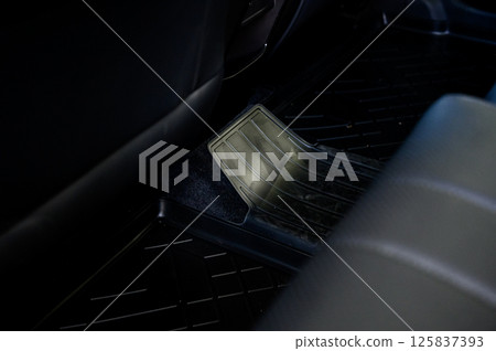 Black Rubber Car Mat with Diamond Stitching 125837393