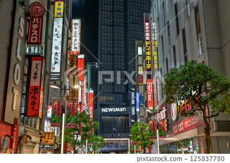 Neon lights of Musashino Street in Shinjuku at night 125837780
