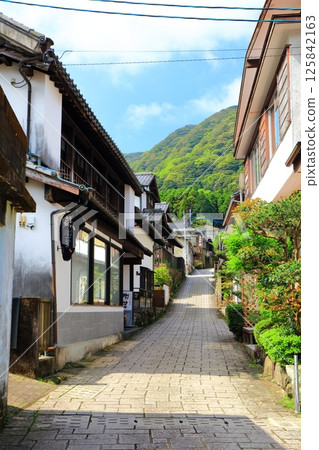 [佐賀郡] 晴天的大河內山街道（阪間坂）的伊凡裡鍋島燒 125842163