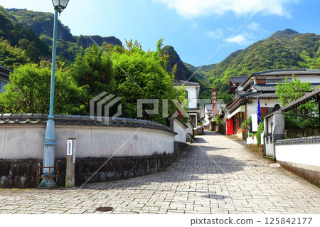 [佐賀郡] 晴天的大河內山街道（阪間坂）的伊凡裡鍋島燒 125842177