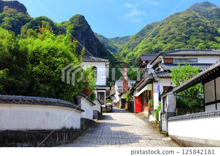 [佐賀郡] 晴天的大河內山街道（阪間坂）的伊凡裡鍋島燒 125842181