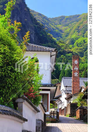 [佐賀郡] 晴天的大河內山街道（阪間坂）的伊凡裡鍋島燒 125842186