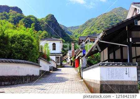 [佐賀郡] 晴天的大河內山街道（阪間坂）的伊凡裡鍋島燒 125842197