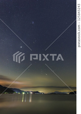 Setouchi autumn starry sky: Orion and Taurus rising 125843243
