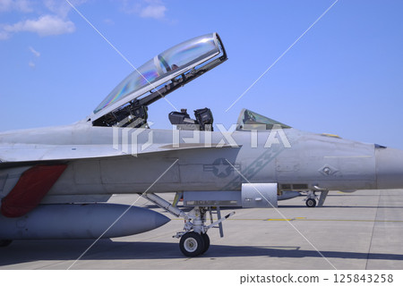 山口縣岩國空軍基地的 F/A-18 戰鬥機 125843258