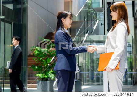 握手的商人 125844614