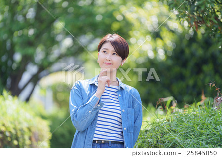 Thinking woman 125845050