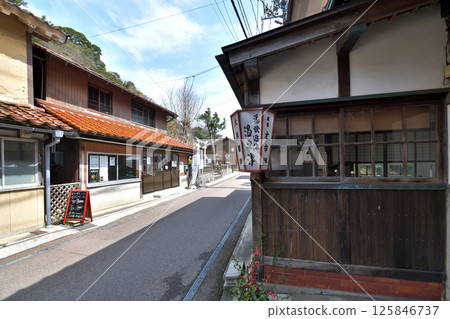 Yunotsu Onsen Townscape: A town of hot springs and history, Oda City, Shimane Prefecture 125846737